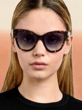 MARC JACOBS Sunglasses
MARC 697/S 08608
Authentic in Havana | 53.18.145